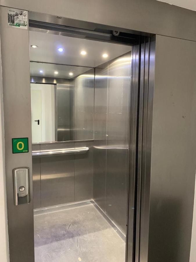 -Malagasunapts- Rooftop Pool & Free Parking מראה חיצוני תמונה