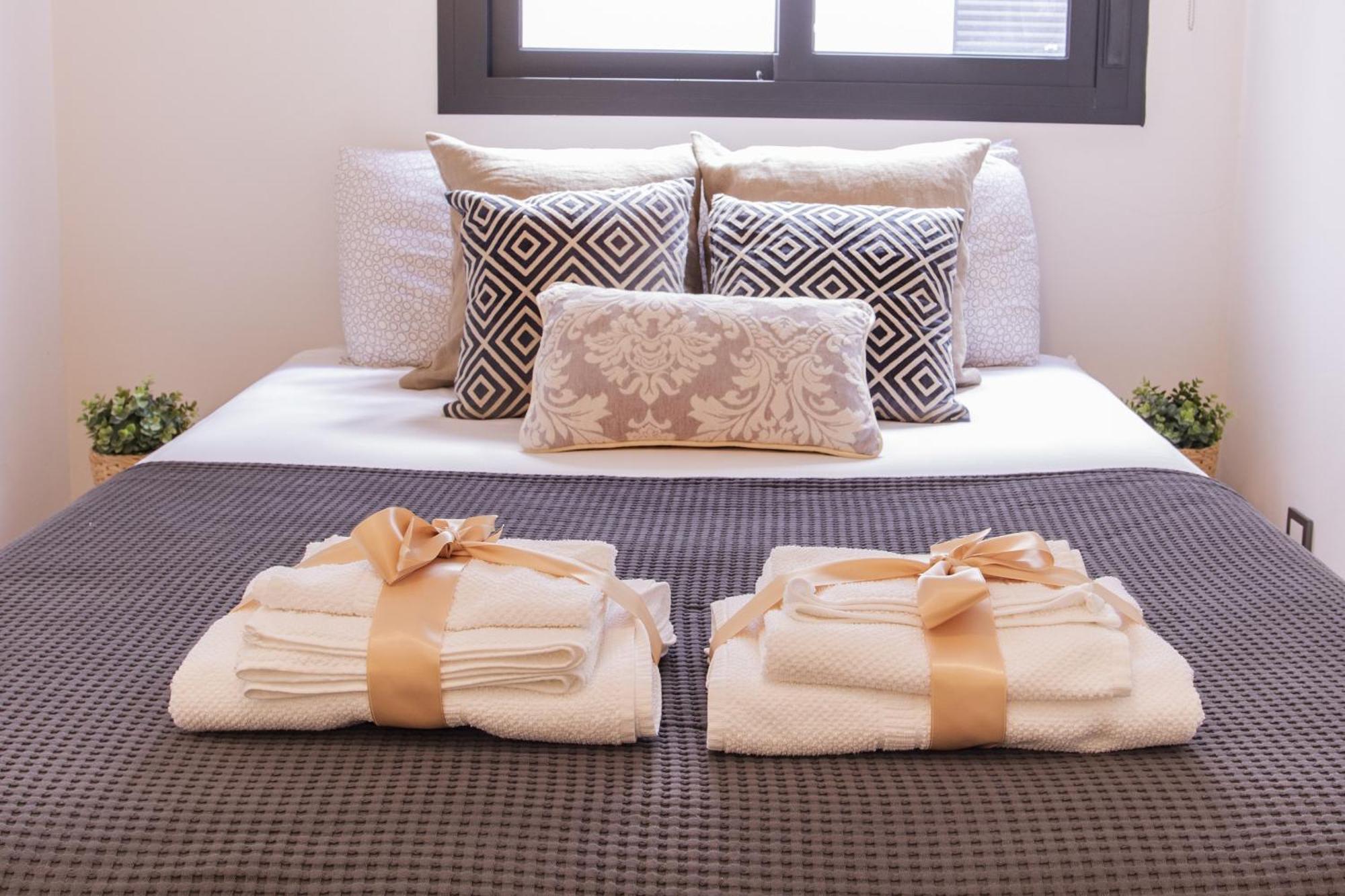 -Malagasunapts- Rooftop Pool & Free Parking מראה חיצוני תמונה