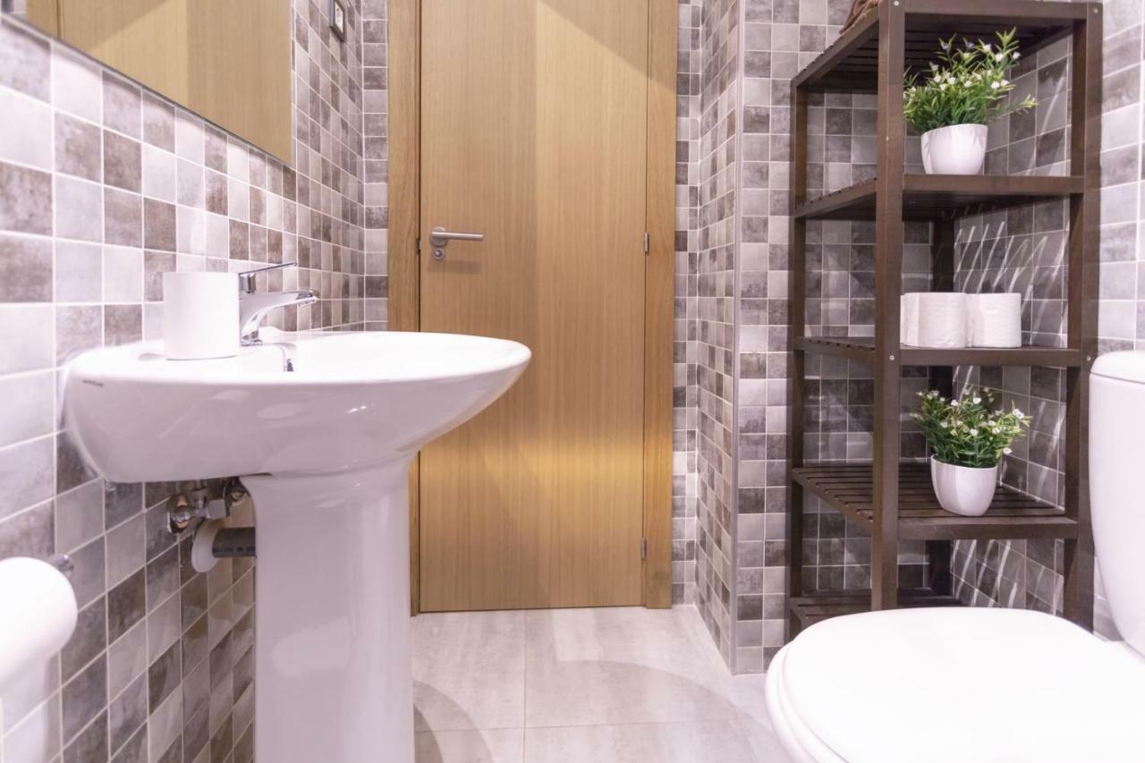 -Malagasunapts- Rooftop Pool & Free Parking מראה חיצוני תמונה