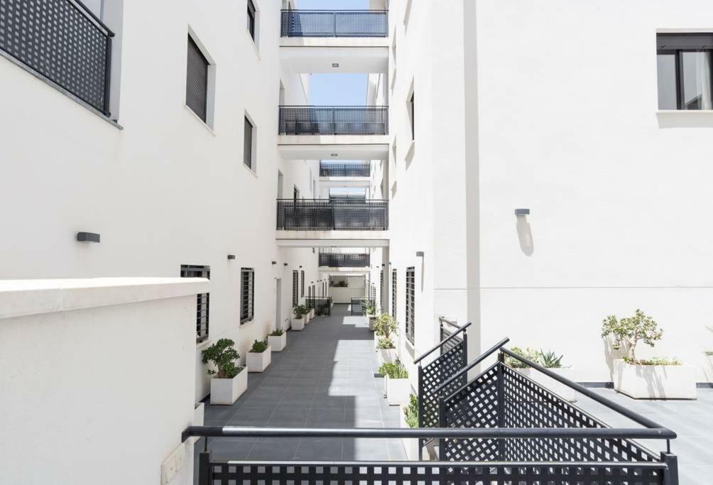 -Malagasunapts- Rooftop Pool & Free Parking מראה חיצוני תמונה